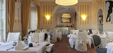 Отель Hotel Cannobio