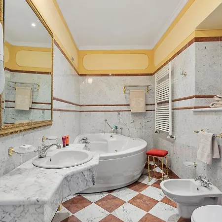 호텔 Hotel Cannobio