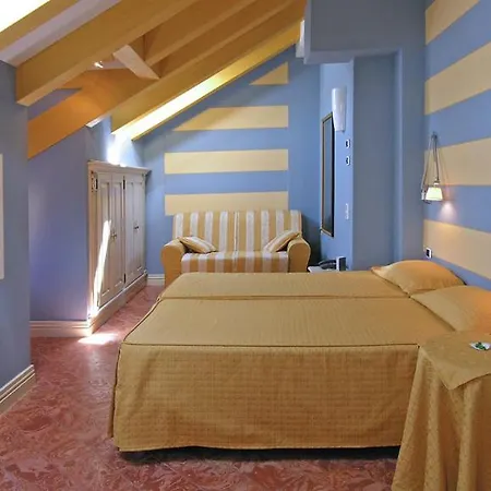 Отель Hotel Cannobio