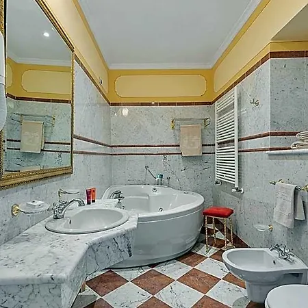 Hotel Cannobio מלון קנוביו