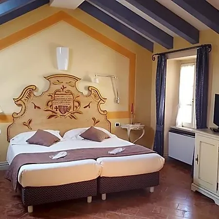 Hotel Cannobio Hotell 4*