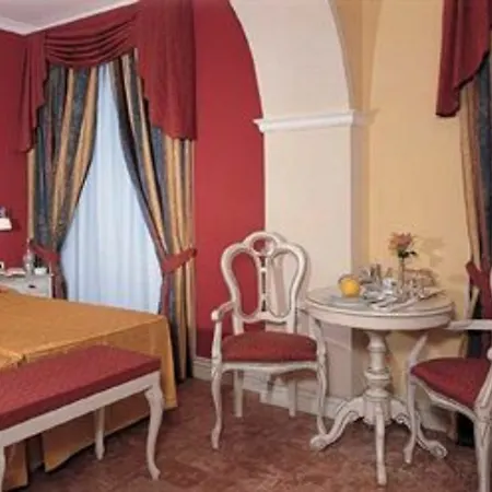 Hotel Cannobio 카노비오