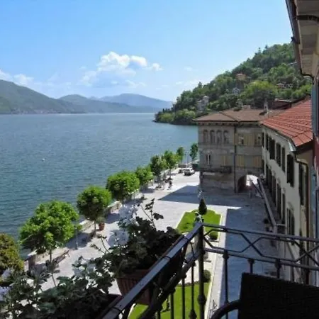 Hotel Cannobio 호텔 4*