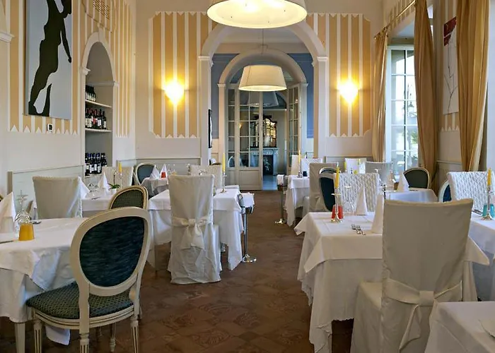 Hotel Cannobio 4* Каннобио