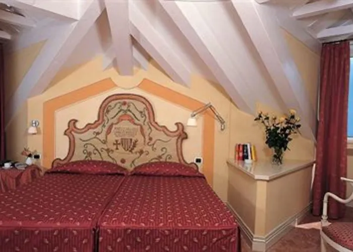 Отель Hotel Cannobio 4*