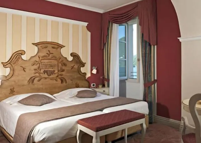 Отель Hotel Cannobio